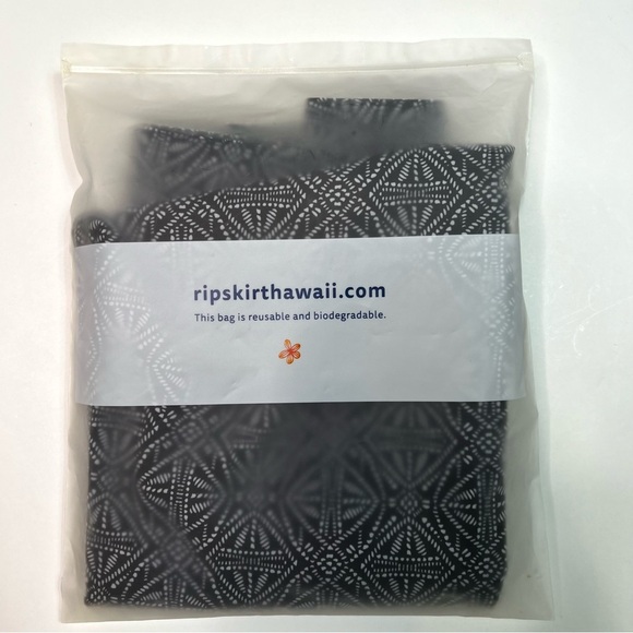 NWT Rip Skirt Black Pearl Batik Size Small - Picture 11 of 14